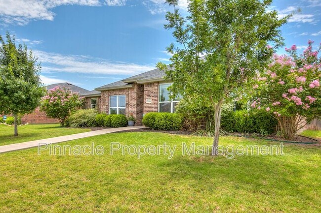 Foto del edificio - 5022 Red Oak Ln