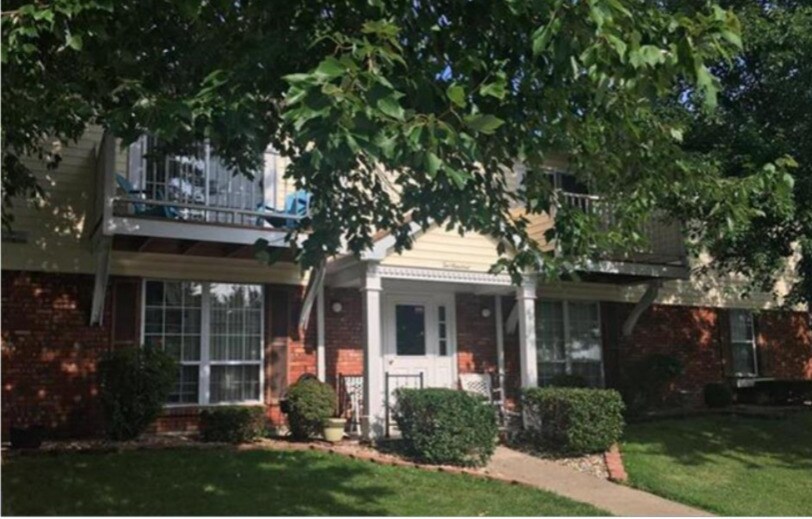 208 Huckleberry Heights Dr, Hannibal, MO 63401 Condo for Rent in