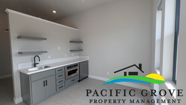 Foto del edificio - Stylish New Studio with Modern Finishes in Marina