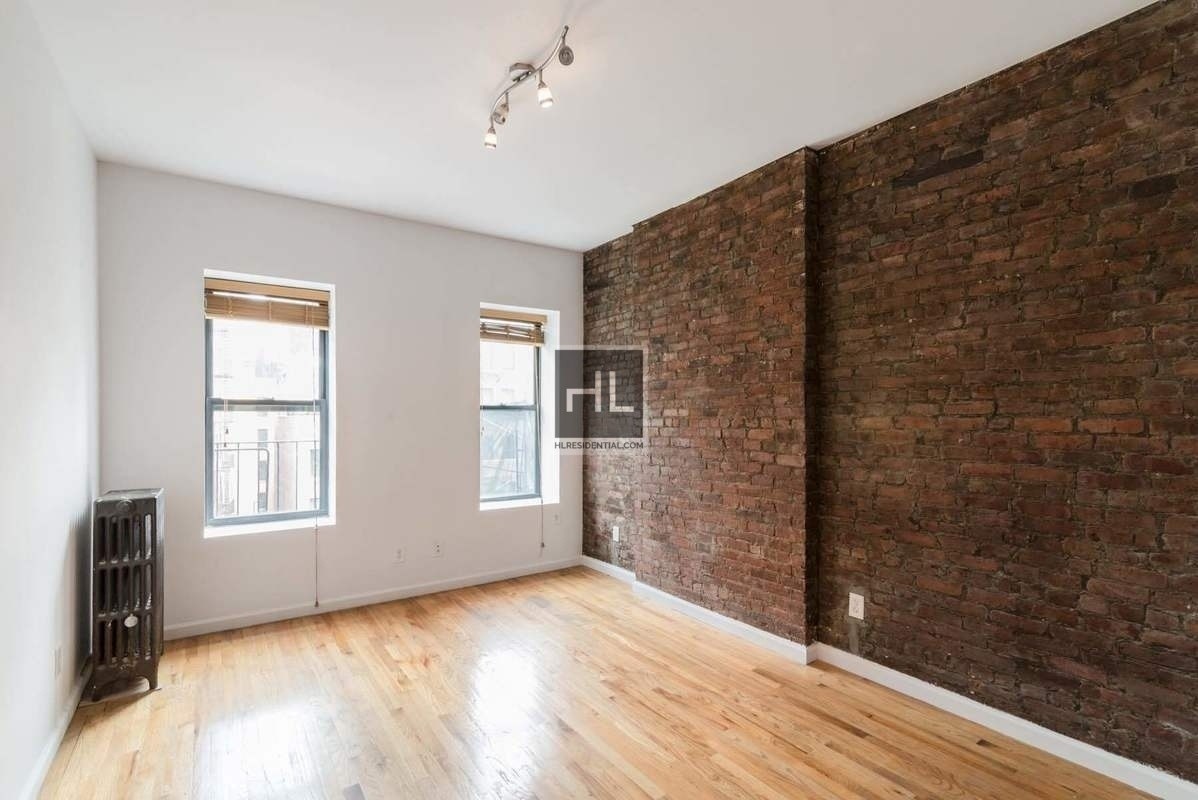 Primary Photo - 9 AVENUE