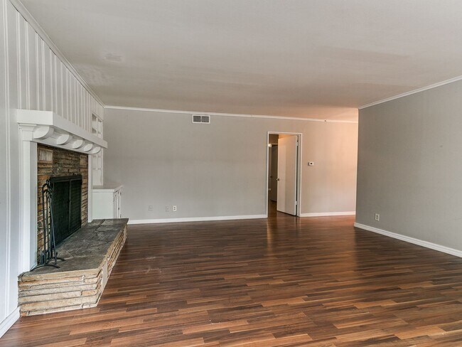 Building Photo - 3920 N Classen Blvd