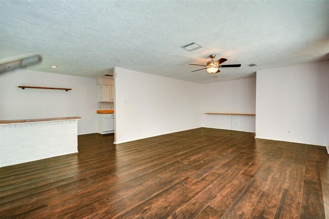 Building Photo - 17742 Fife Ln