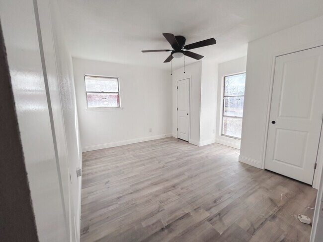 Building Photo - 1705 Barron Ln