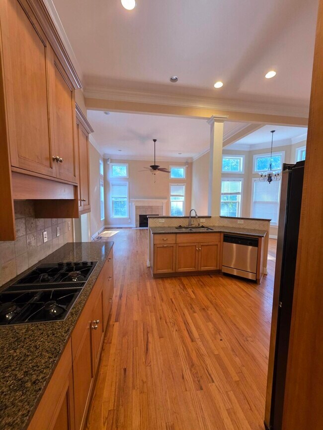 Foto del edificio - 306 Lochleven Ct