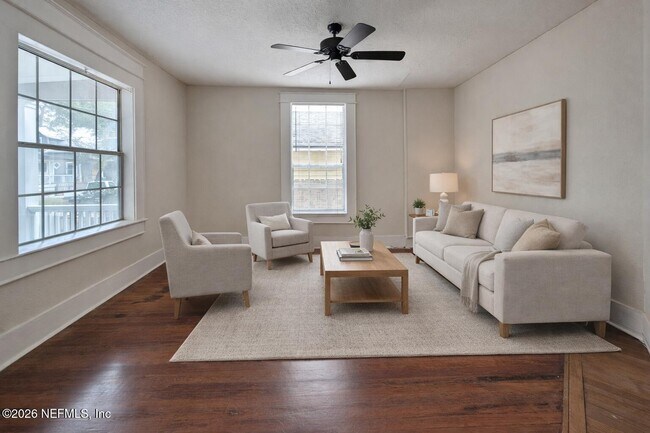 Foto del edificio - 424 Walnut Ct