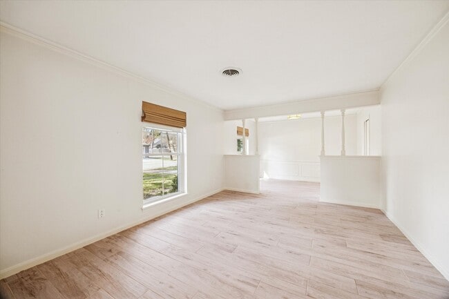 Foto del edificio - 2127 Blue Willow Dr
