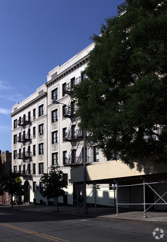650 CON 204th ¡St - 650 W 204th St