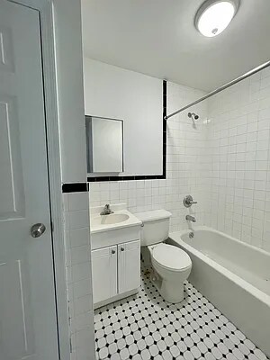 Foto del edificio - 172 E 106th St