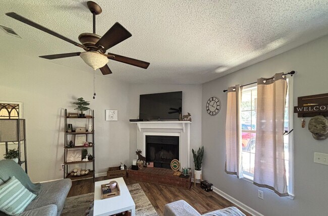 Foto del edificio - FOR RENT