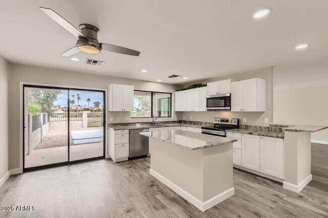Building Photo - 9314 E Sun Lakes Blvd N