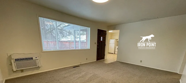 Foto del edificio - North Boise Duplex w/2 beds, 1bath, W/D, a...