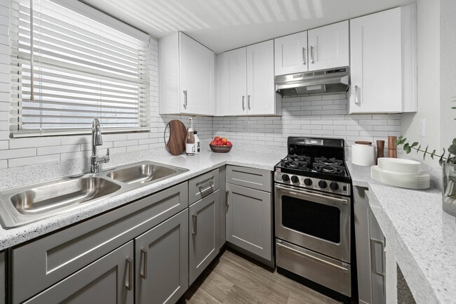 Building Photo - Crosstown Phoenix