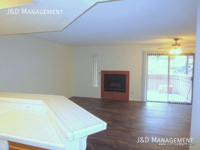 Building Photo - Quiet 1 bd/1 ba Scripps Ranch Condo