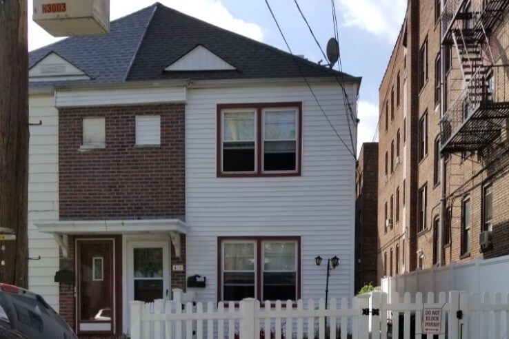 Front - 41 Broadway