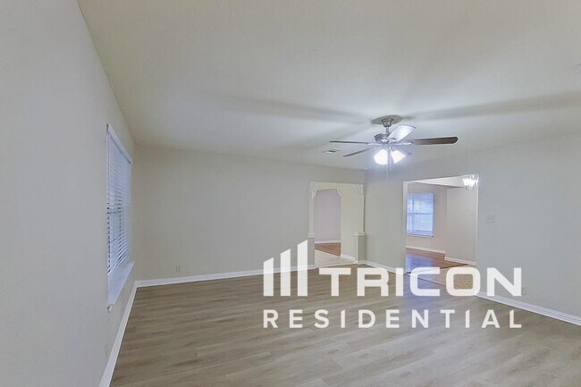 Foto del edificio - 606 Meadow Grove Dr