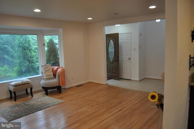 Foto del edificio - 6000 Greentree Rd
