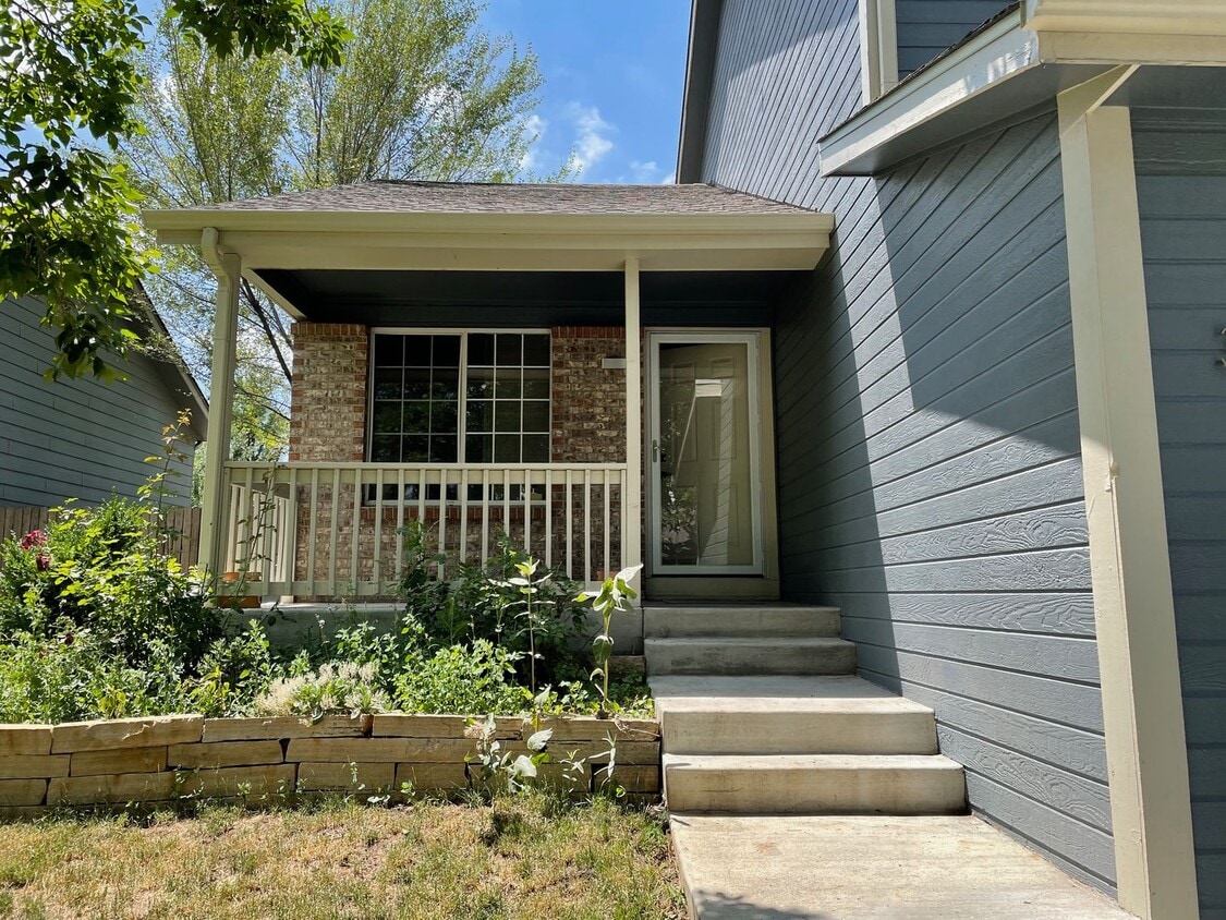 Primary Photo - Spacious 3-Bedroom Home for Rent in Sought...