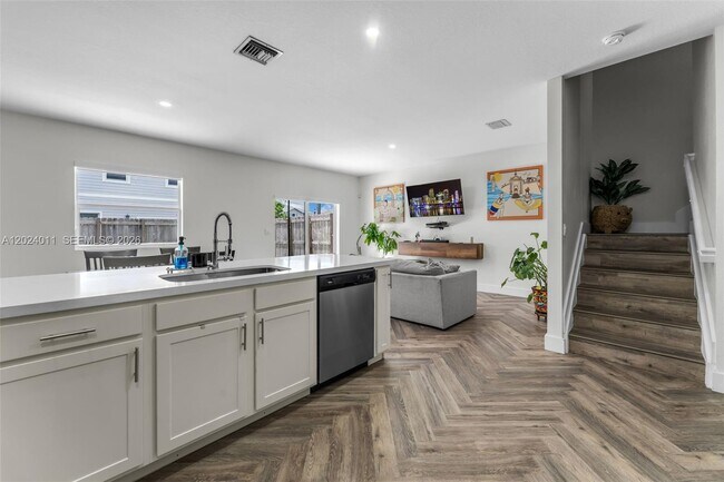 Foto del edificio - 914 SE 18th St