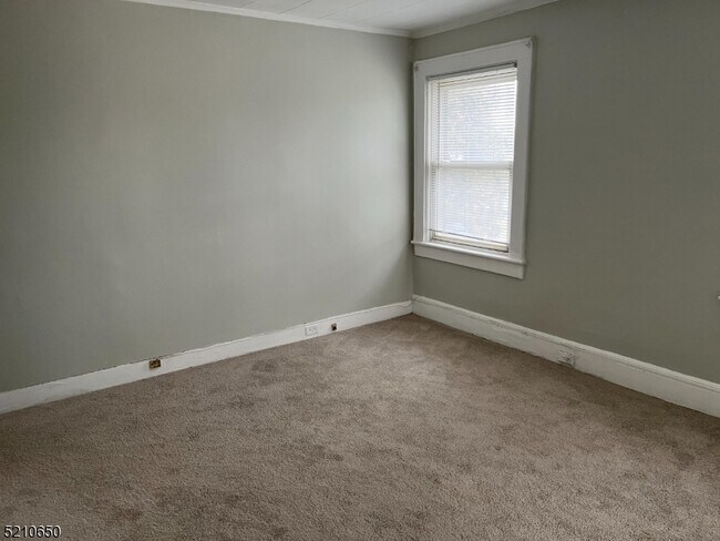 Foto del edificio - 1309 E Front St