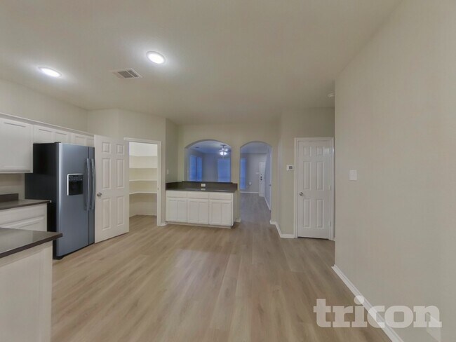 Foto del edificio - 2717 Bull Shoals Dr