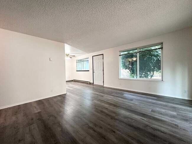 Foto del edificio - 39910 McCormick Dr