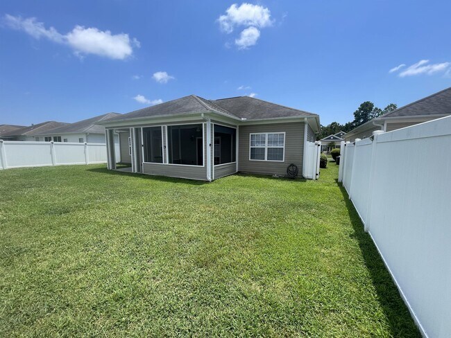 Building Photo - 808 Wintercreeper Dr