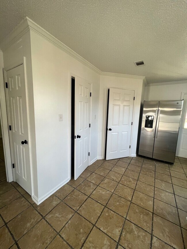 Foto del edificio - Beautiful newly remodeled 3 bed 2 bath home