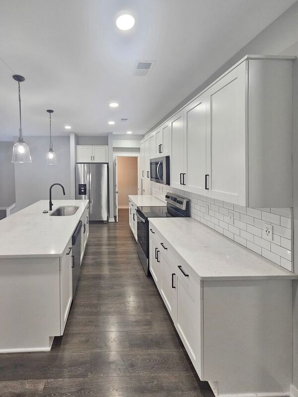 Building Photo - 607 Mason Ward Pl