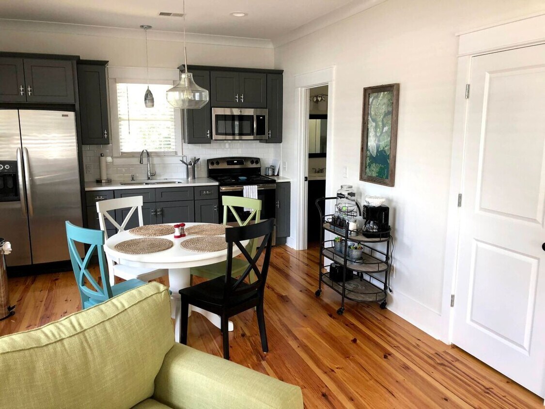 Primary Photo - FULLY FURNISHED Mount Pleasant Apartment