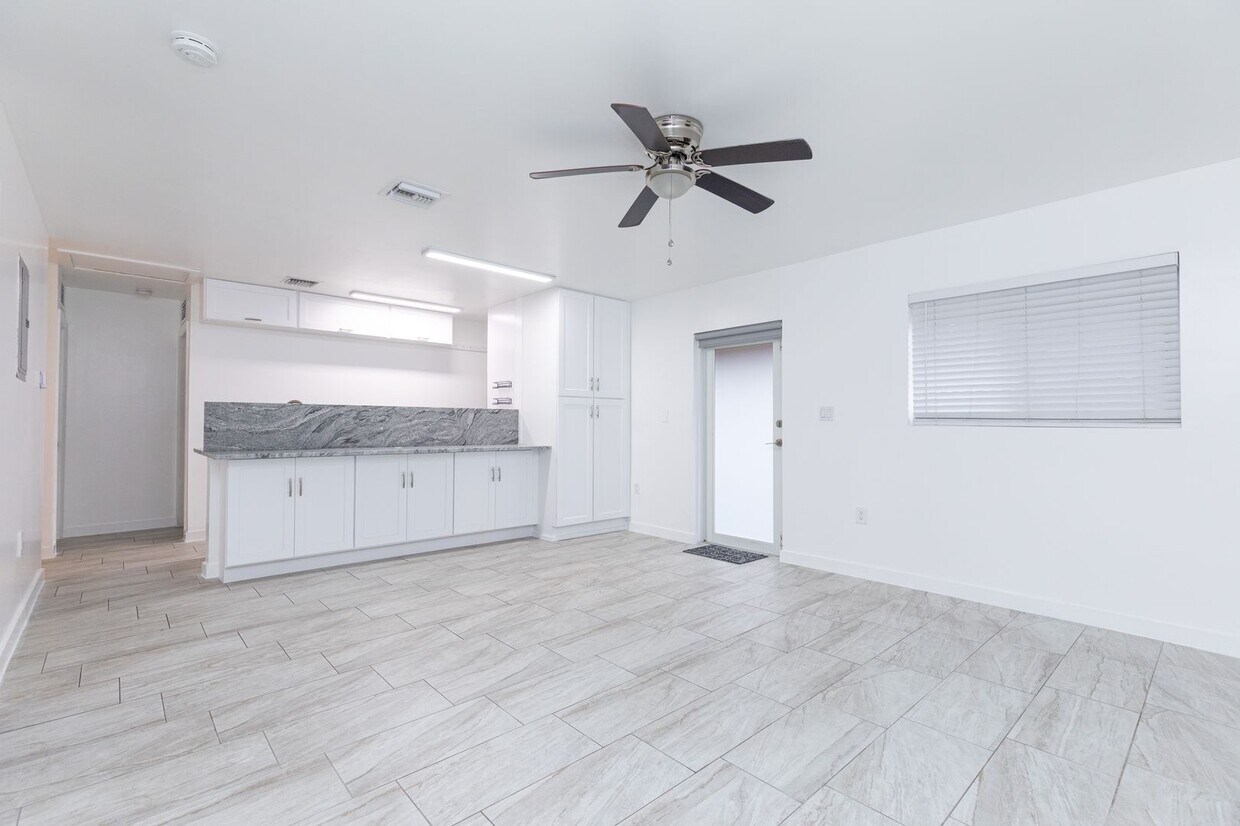 Foto principal - 5918 Pierce St