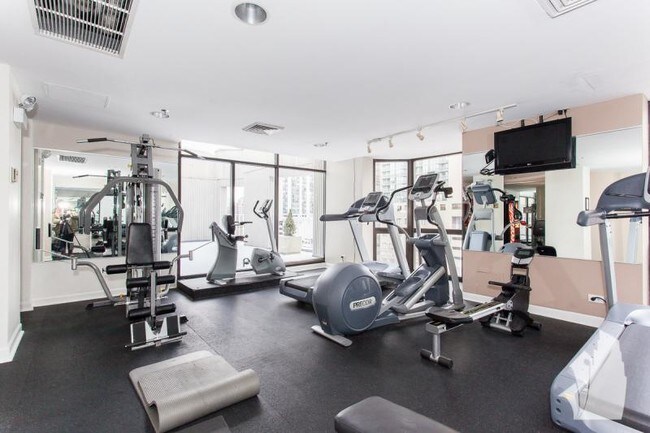 Building Photo - 1000 N La Salle Dr