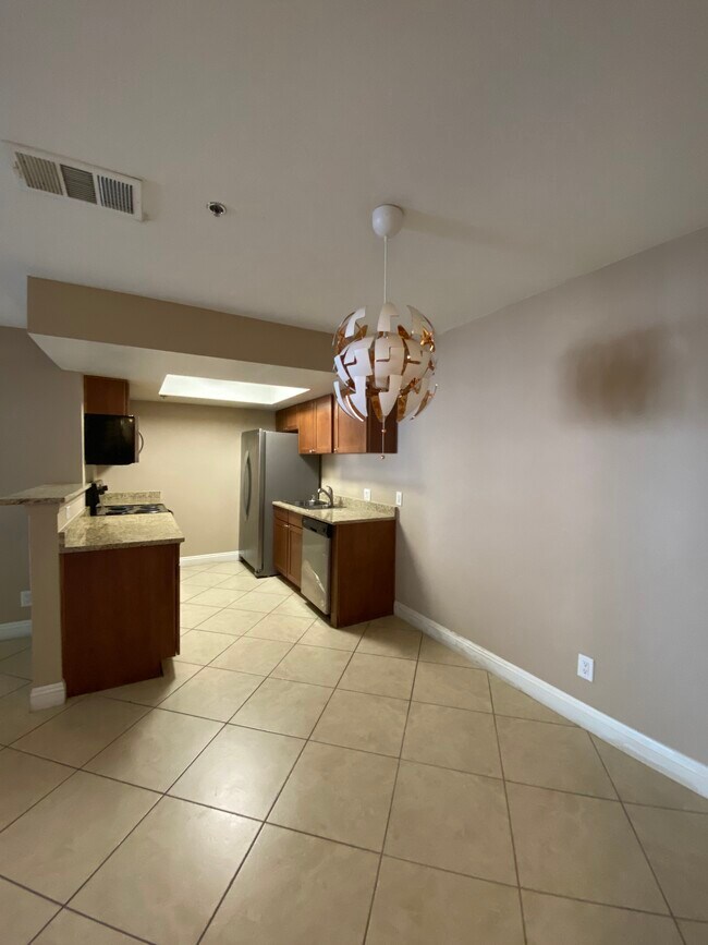 Building Photo - 4200 S Valley View Blvd