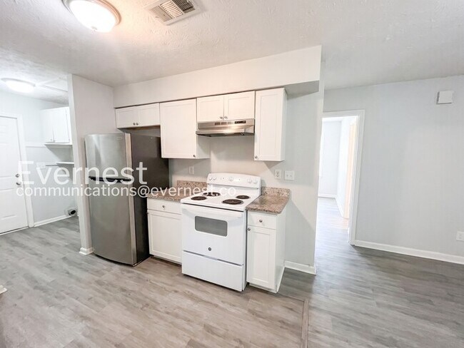 Building Photo - 9007 Homewood Dr