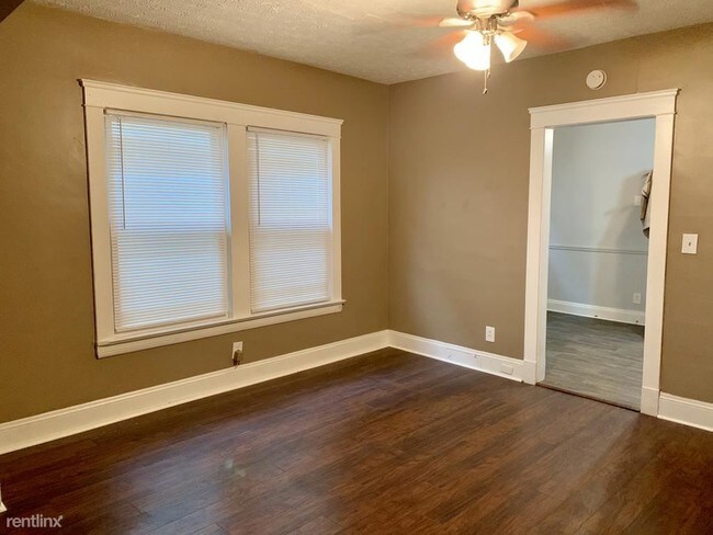 Building Photo - 2635 E 121st St