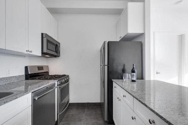 Building Photo - 2 bedroom in NEW YORK NY 10005