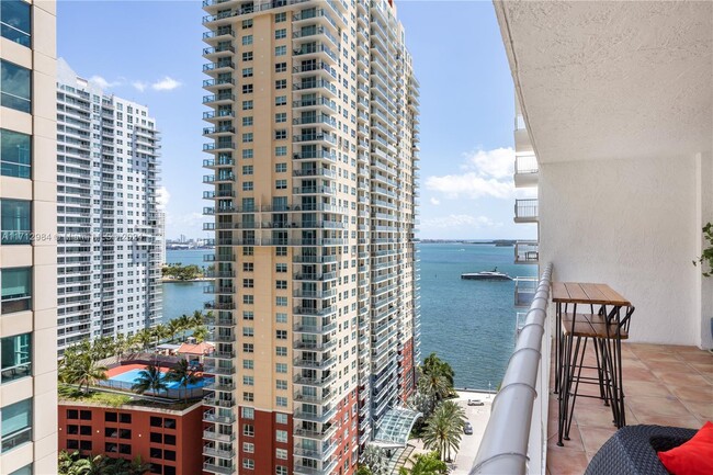 Building Photo - 1200 Brickell Bay Dr