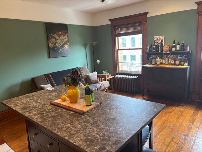 Gran sala/cocina - 1211 Buena Vista St