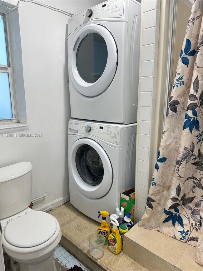 Foto del edificio - 6840 Martin Rd