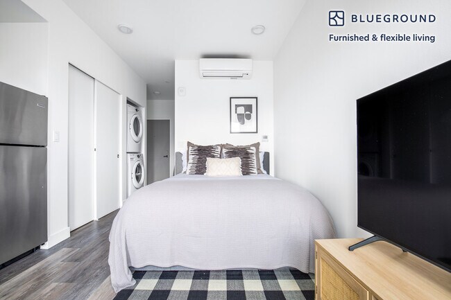 Building Photo - 120 10th Ave E