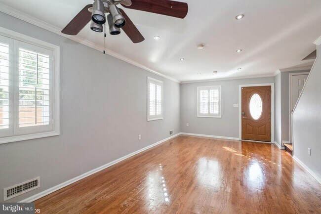 Building Photo - 3701 Edison St