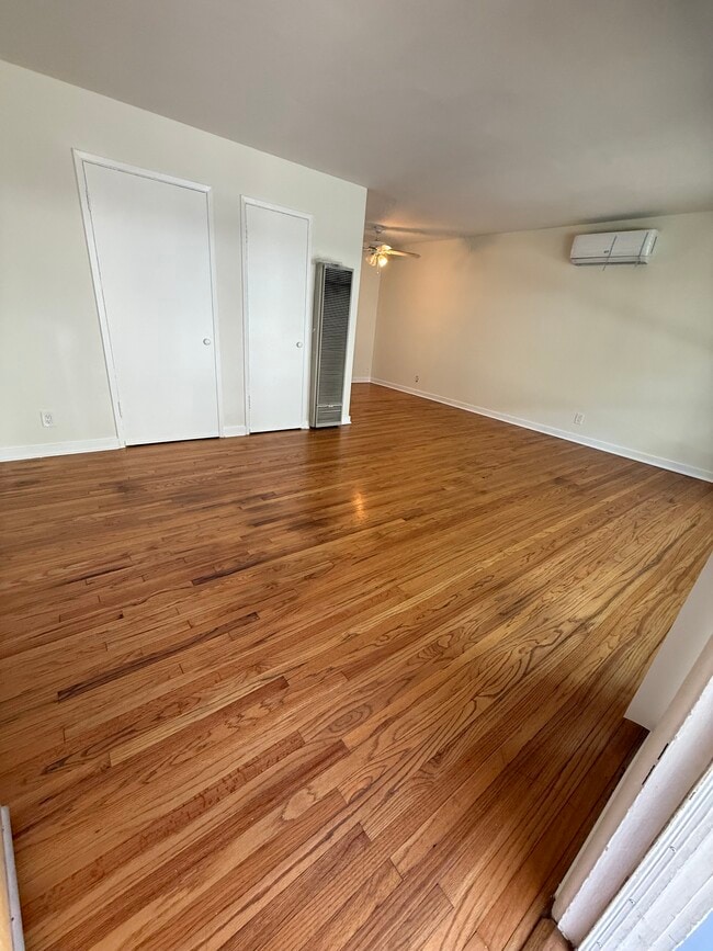 Living room - 4503 Fulton Ave