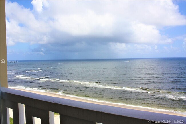 Foto del edificio - 1012 N Ocean Blvd