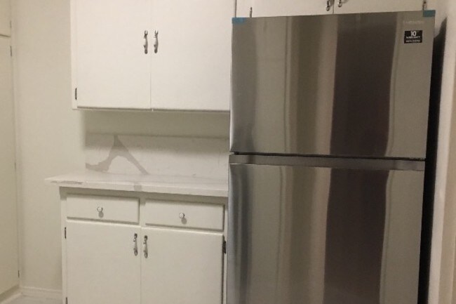 Kitchen...New Stainless Appliances - 9868 Vidor Dr