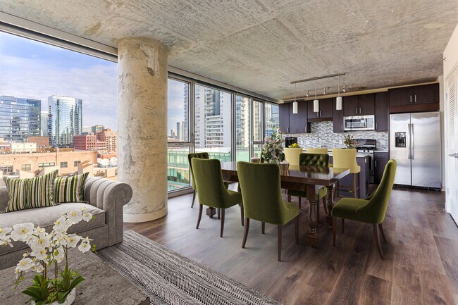 Foto del edificio - Gateway West Loop