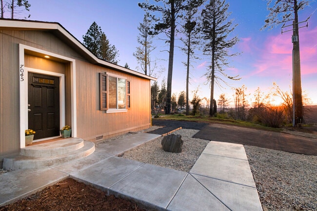 Building Photo - 7045 Molokai Dr