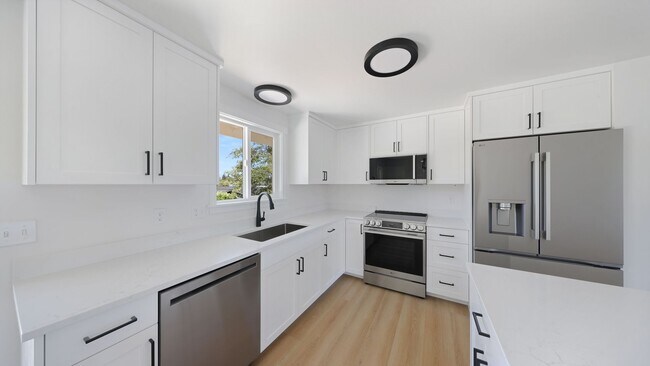 Foto del edificio - 4 Bed 3 Bath - Excellent Condition - Island Hospital - NAS Whidbey