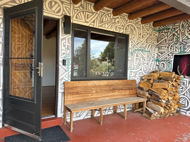 Building Photo - 1361 Santa Rosa Dr