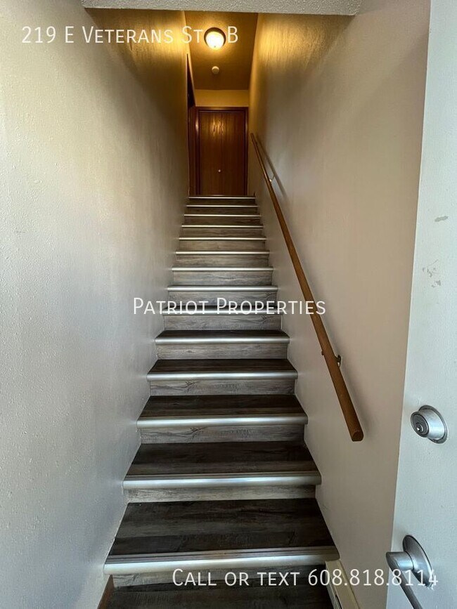 Building Photo - 2 bedroom/ 1 bath apartment in Tomah, WI