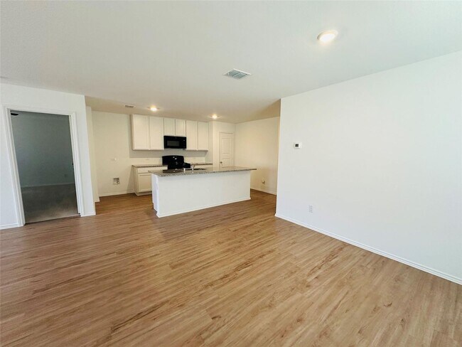 Foto del edificio - NWISD 4/2/2 Move-In Ready 2-1-26