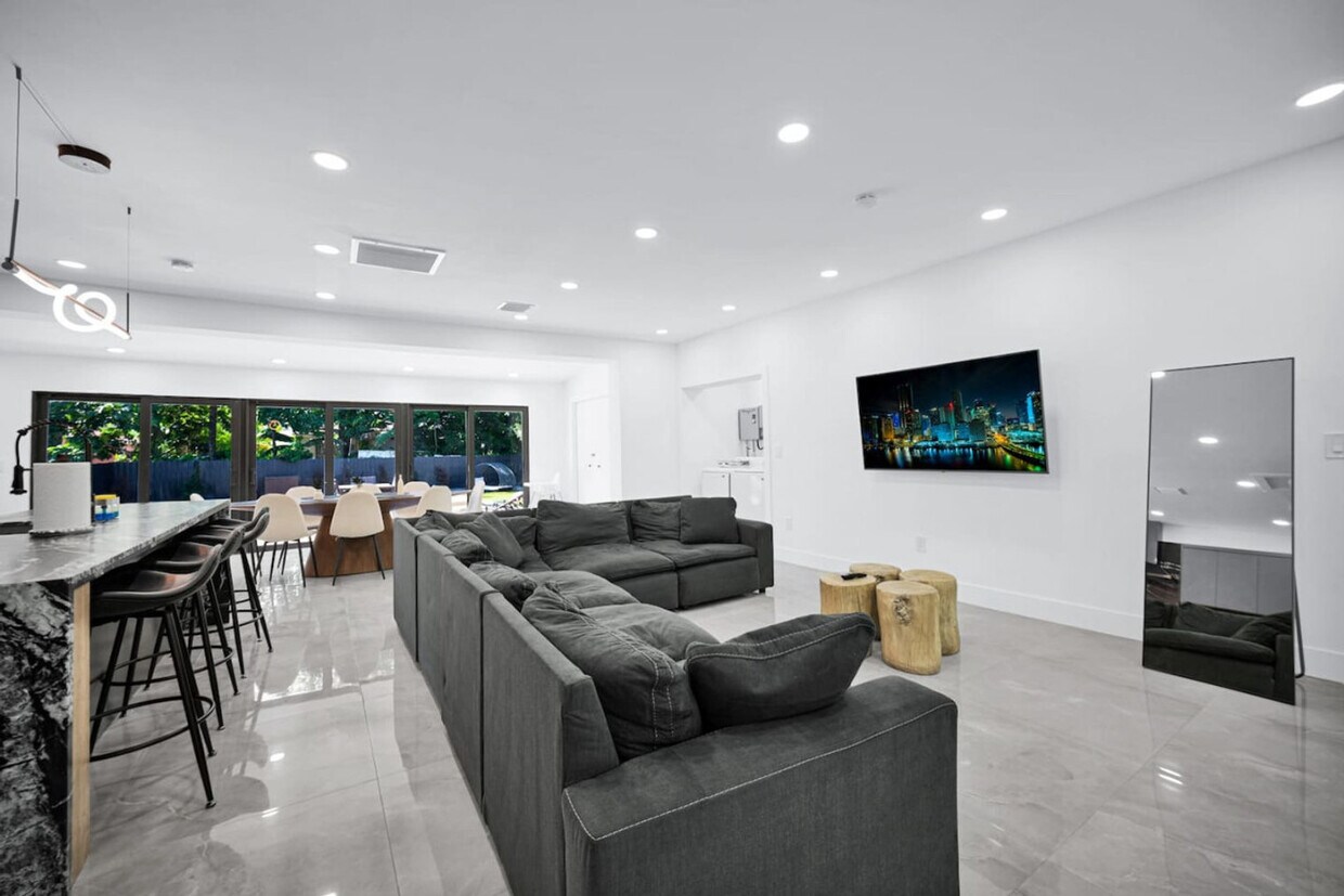 Foto principal - 112 NW 53rd St